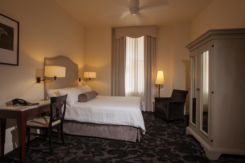 Standard Room, 1 Queen Bed, City View (Queen Room ADA (QAR)) - Photo 2