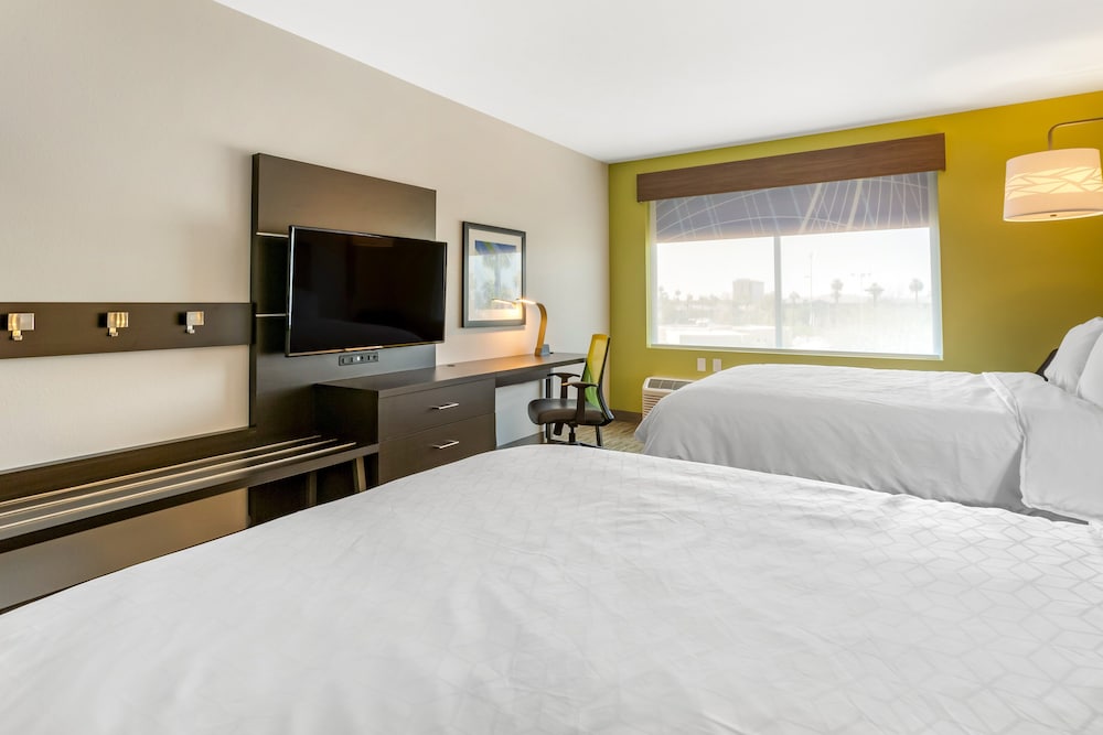 Standard Room, 2 Queen Beds, Accessible (Mobility, Roll-In Shower) - Photo 7