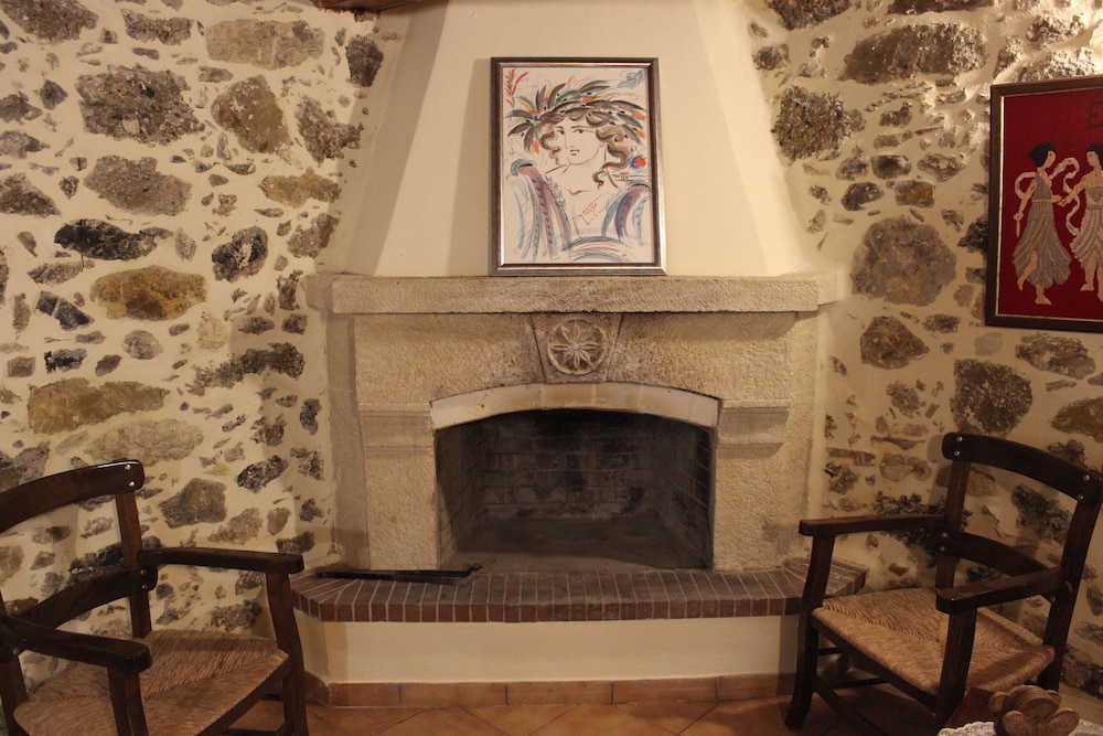 Traditional Apartment, 1 Double Bed with Sofa bed, Ground Floor (Roe) photo 2