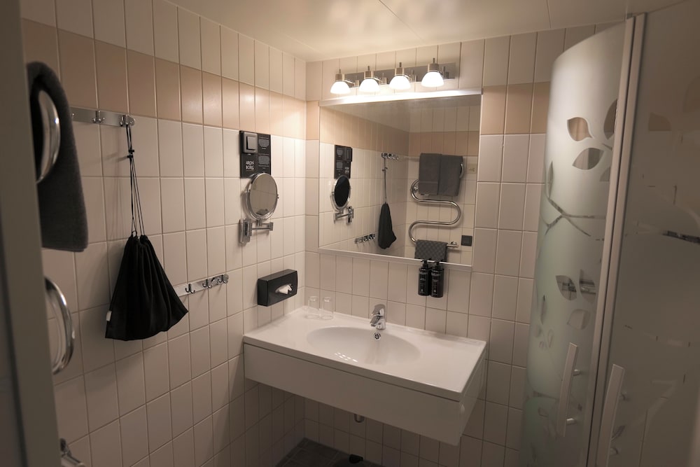 Standard Double Room (Medium) photo 2