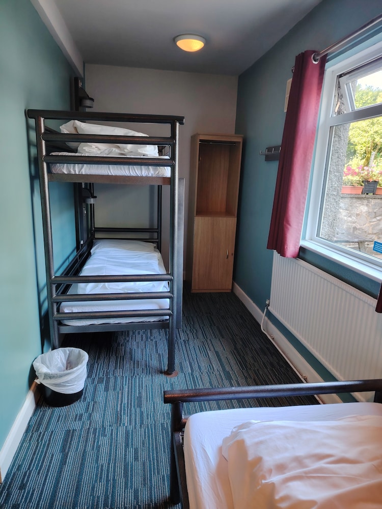 Room, Ensuite (3 Bed Private) photo 3