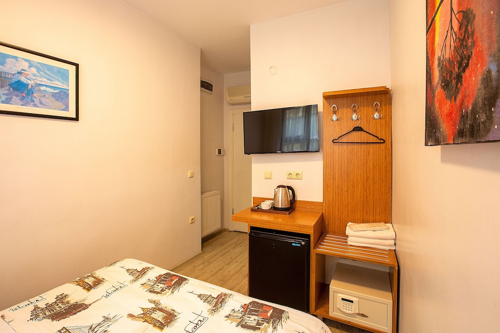 Economy Double Room photo 1