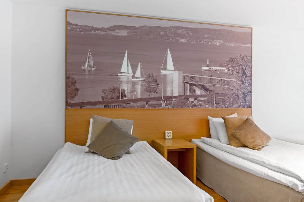 Standard Room, 2 Twin Beds, Non Smoking - Photo 2