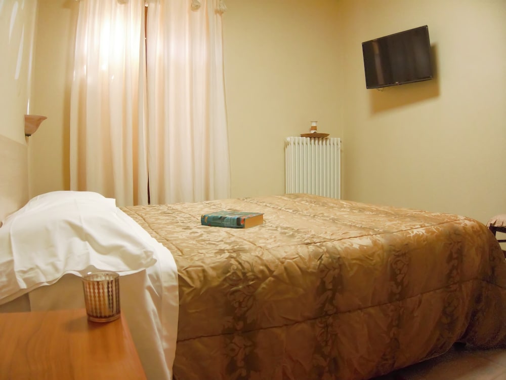 Economy Double or Twin Room photo 1