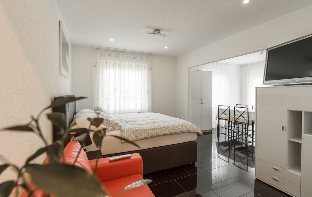 Executive Apartment, 1 Queen Bed, Kitchen, Mezzanine photo 1