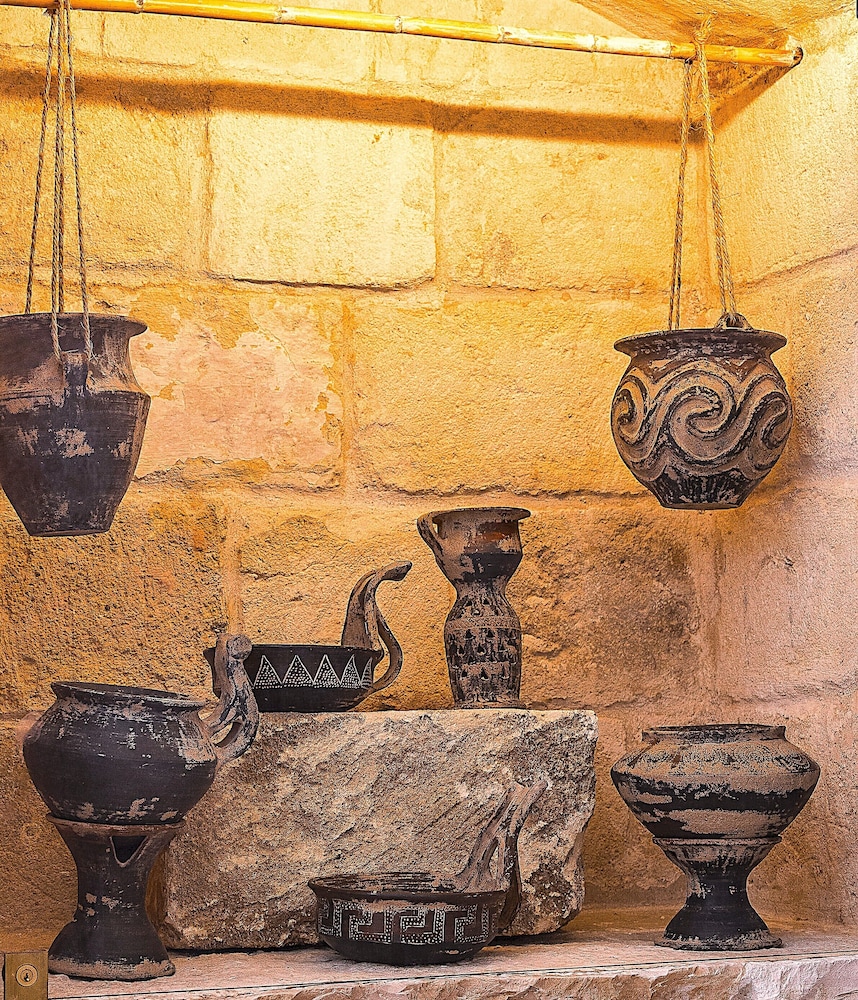 Bronze Age Dwelling 2 (Palma Campania) - in a cave with view of the Sassi