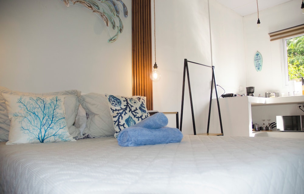 Comfort Apartment, 1 King Bed, Beachside photo 2
