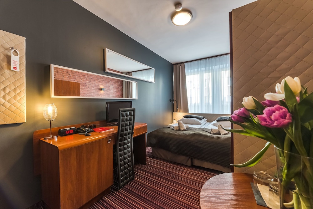 Double or Twin Room - Photo 17