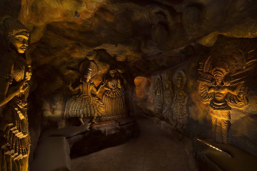 Cave Suites - Photo 1