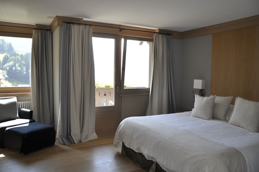 Panoramic Suite, 2 Bedrooms, Balcony, Mountainside photo 3