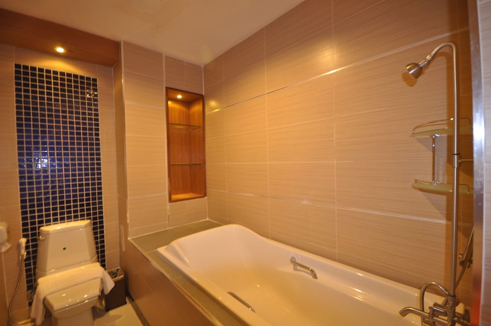 Superior Low Floor With Bathtub (No Balcony) photo 3