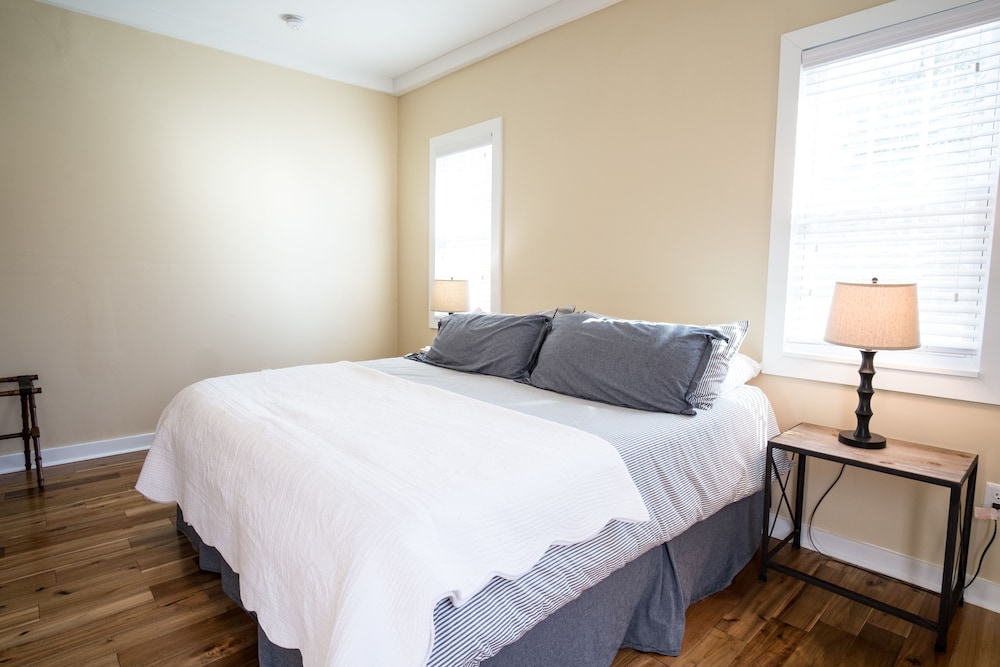 Deluxe Double Room, 1 King Bed with Sofa bed, Kitchenette (Coach House) photo 1
