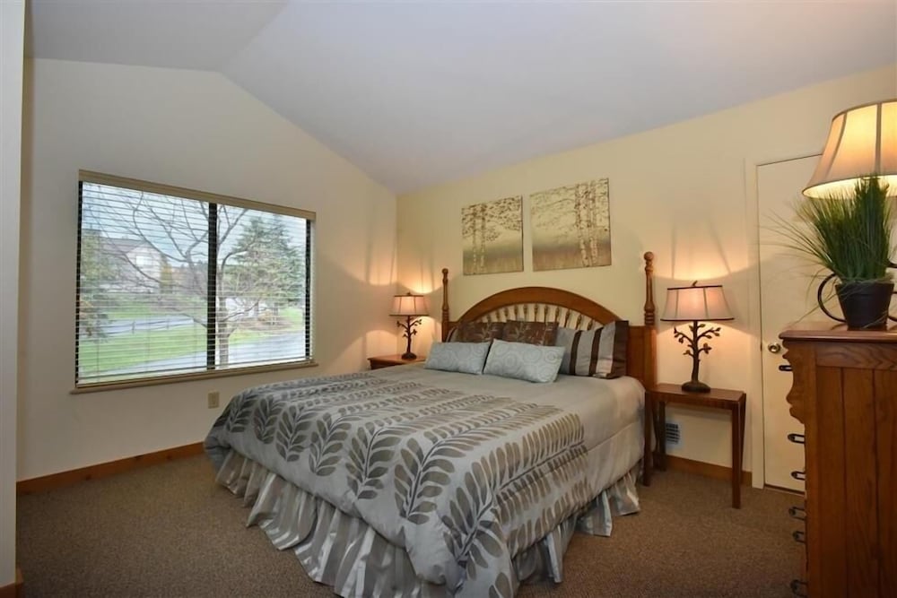 Condo, 1 Bedroom photo 2