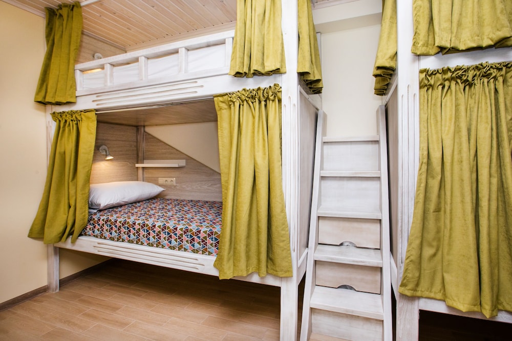 Shared Dormitory, Women only photo 3