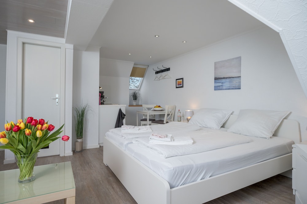 Basic Double Room photo 2