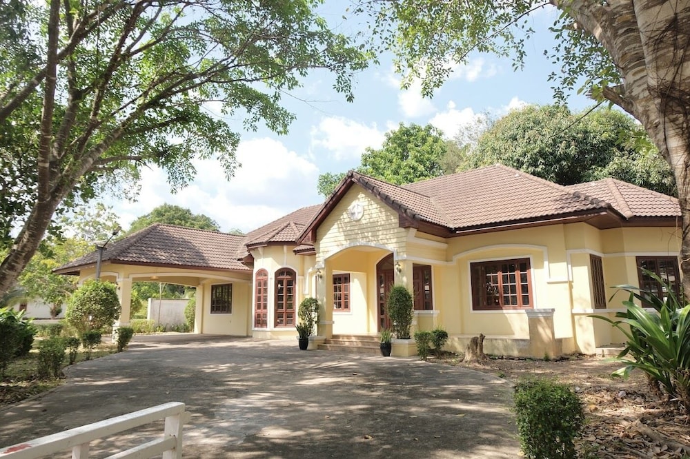 Country Home Villa