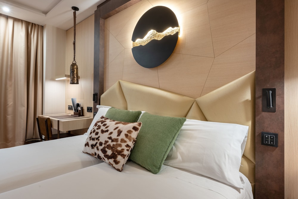 Junior Suite Room