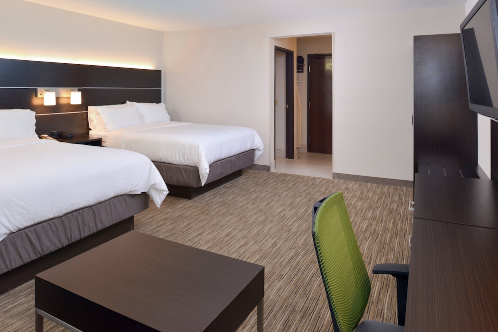 Standard Room, Multiple Beds photo 3