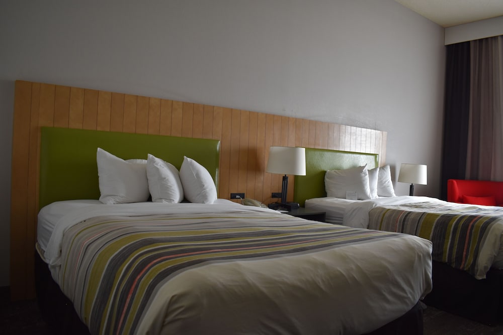 Studio Suite, 2 Queen Beds, Non Smoking - Photo 3