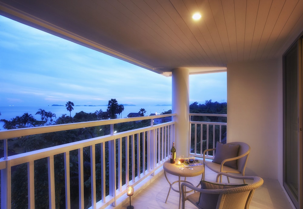 Deluxe Room, Partial Sea View, Corner - Photo 7