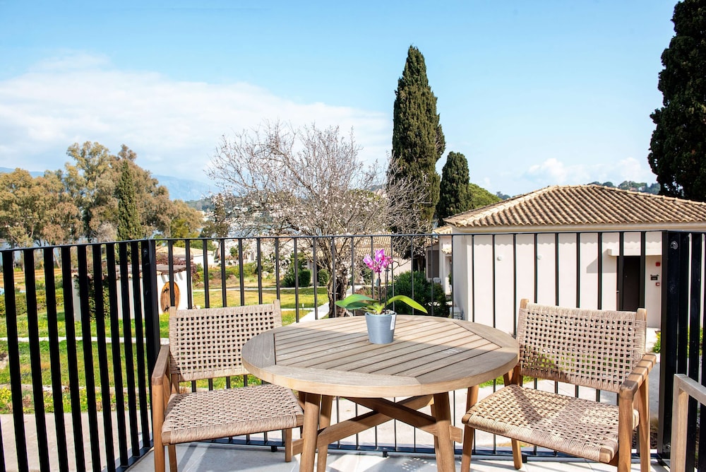 Family Bungalow, Balcony
