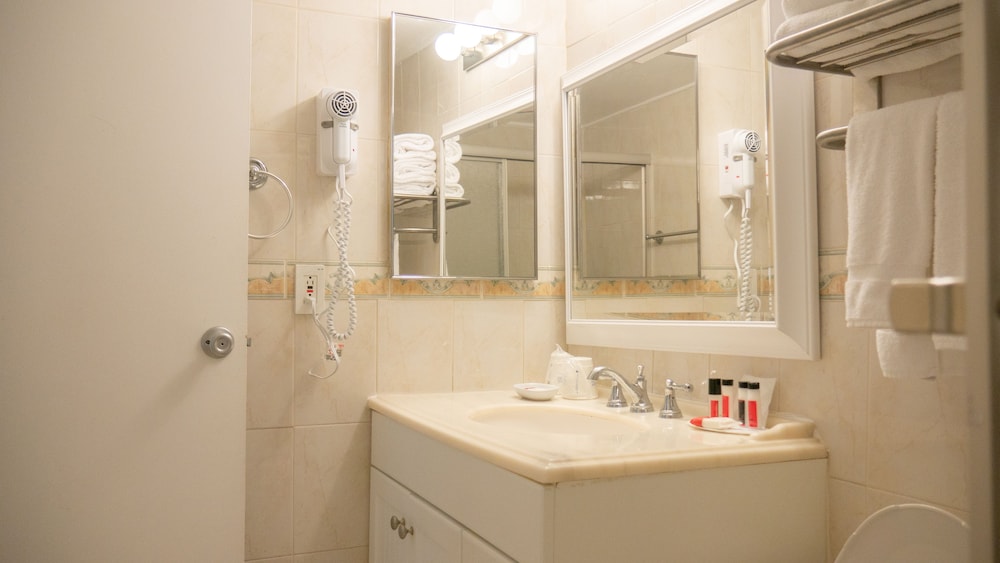 Room, 2 Queen Beds, Oceanfront (Efficiency, Non-Smoking) photo 3