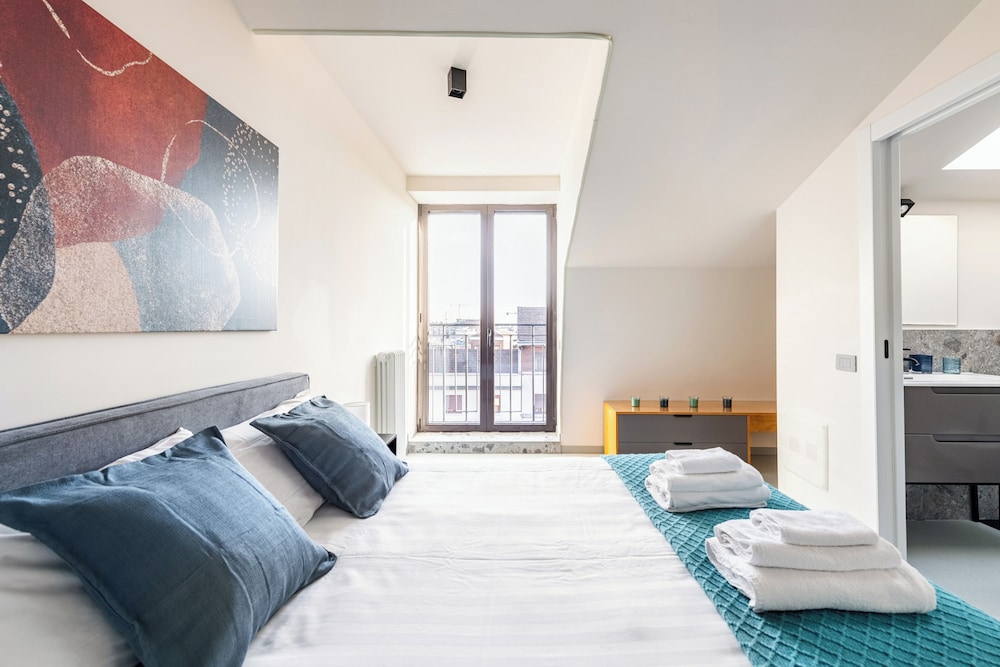 Suite, City View