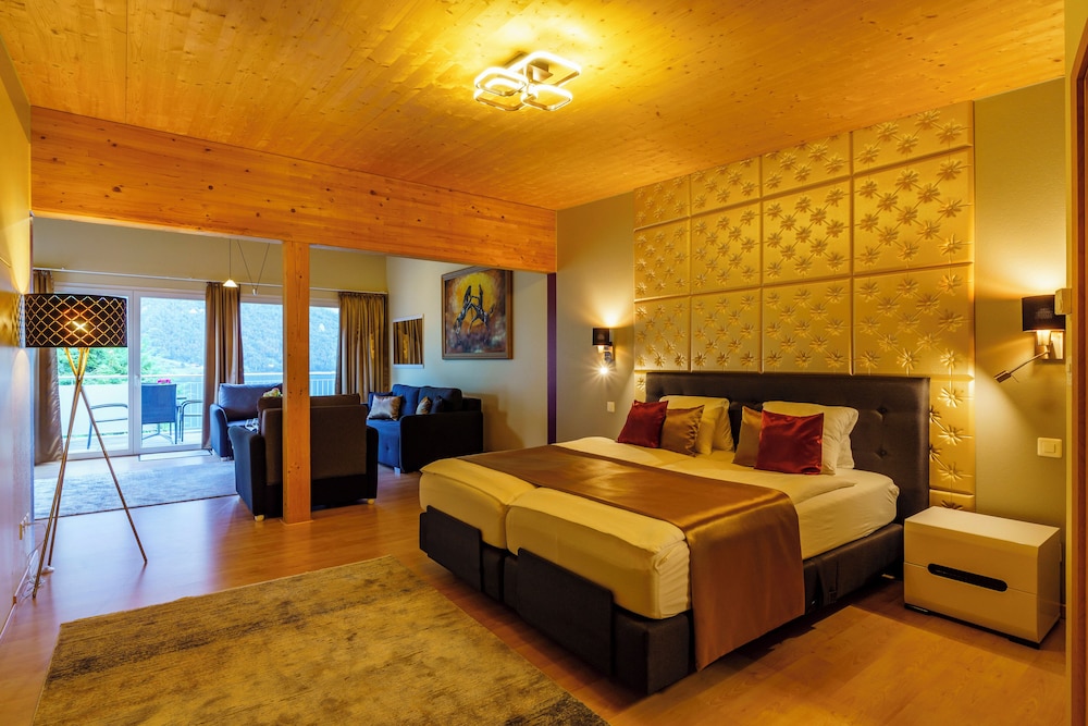 Junior Studio Suite, Lake View