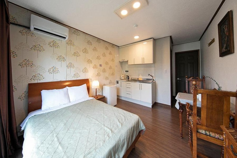 Basic Room, 1 Bedroom (A-type  ( Couple )) - Photo 3
