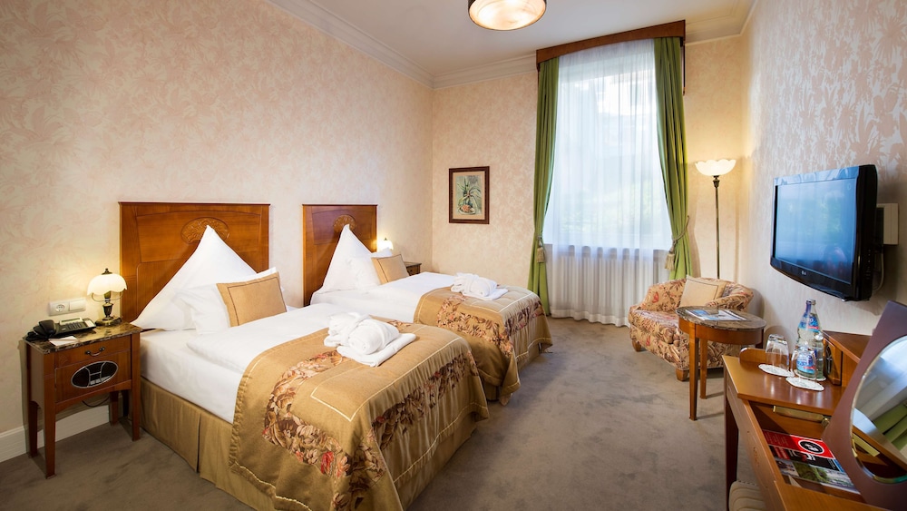 Superior Room, 1 Double Bed (Converts to 2 Twin Beds)