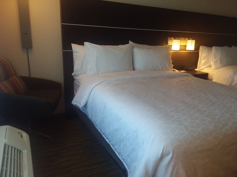 Suite, Multiple Beds photo 1