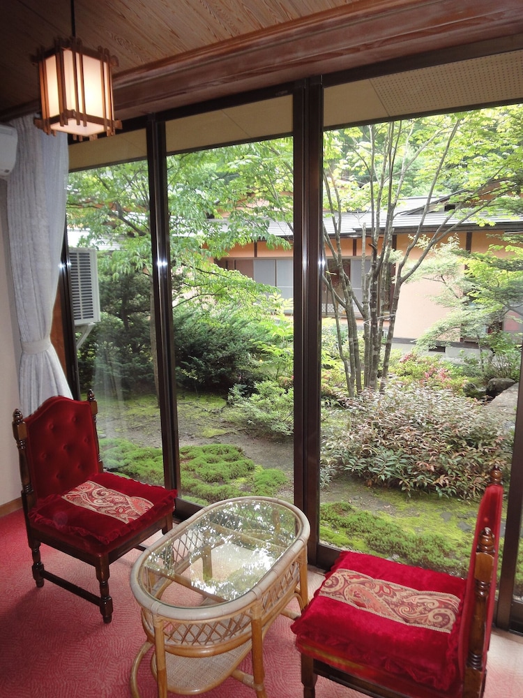 Japanese Style Room with Toilet - Photo 3