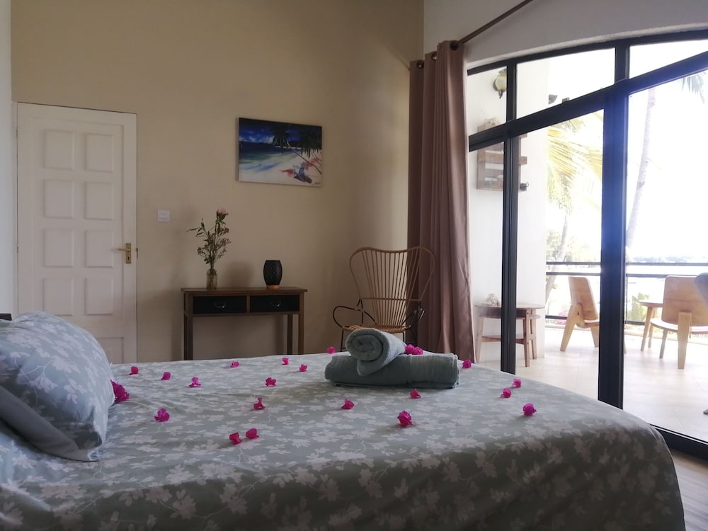 Habitación Romántica, Baño Privado, Vista al Mar