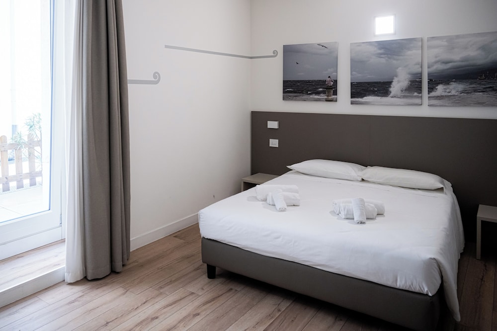 Family Apartment, 1 King Bed with Sofa bed, Kitchen, City View