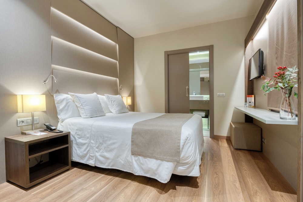Economy Double Room (Interior)