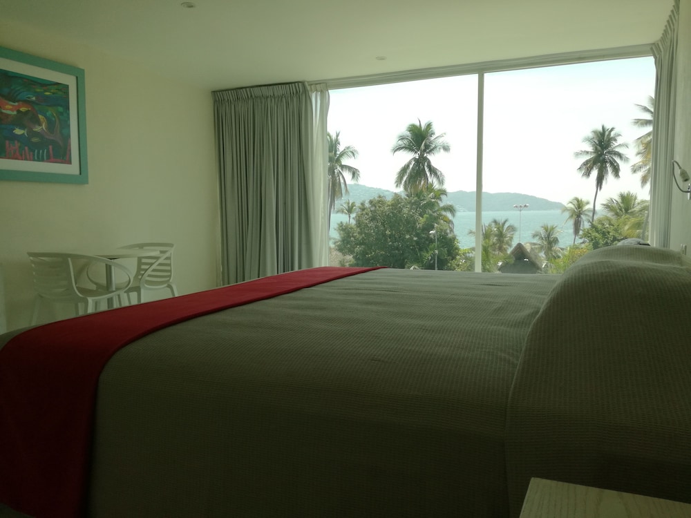 Room (King Costera) photo 2