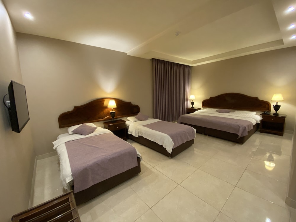 Deluxe Quadruple Room - Photo 2