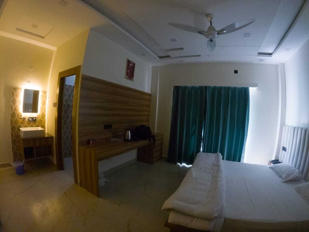 Deluxe Double Room photo 2