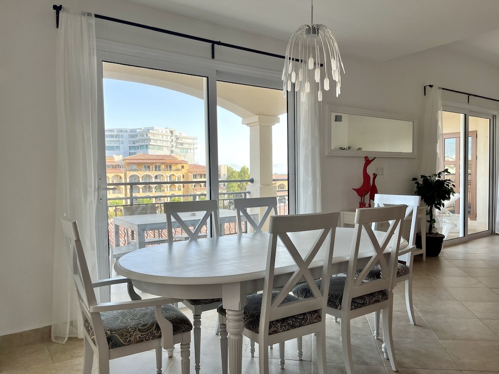 Deluxe Apartment, 3 Bedrooms, Marina View photo 2