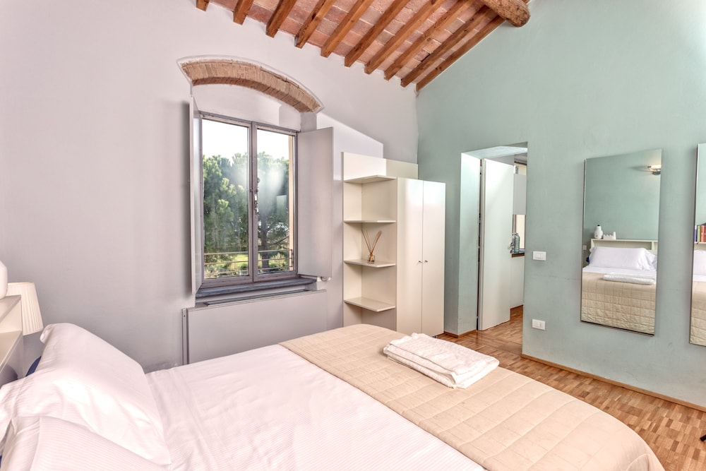 Apartment, 2 Bedrooms, 2 Bathrooms photo 2