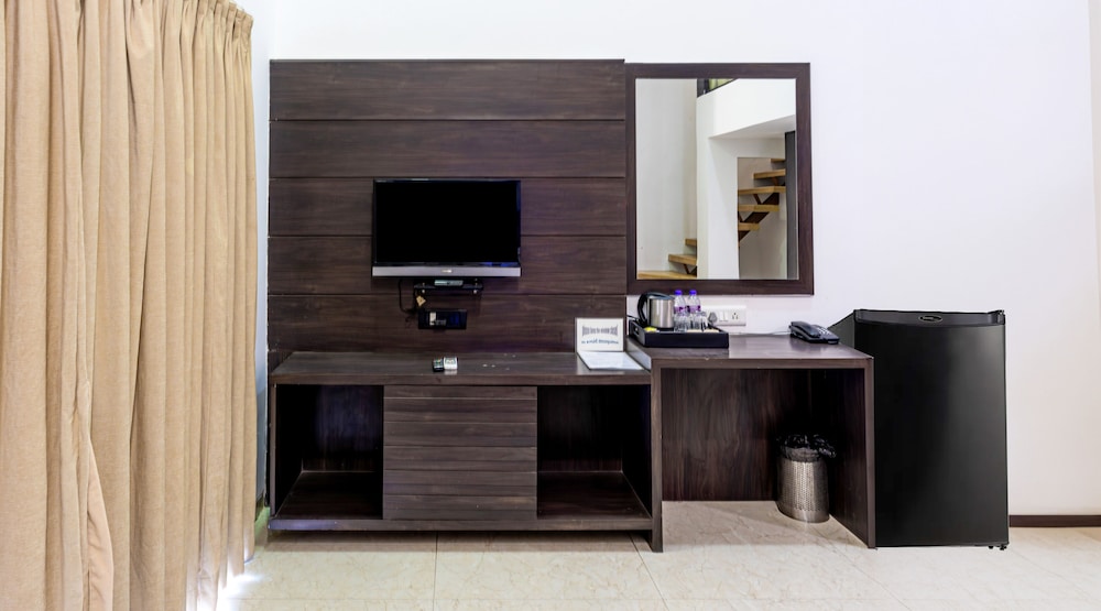 Deluxe Room - Photo 7