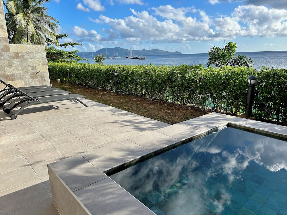 Superior Apartment, 3 Bedrooms, Private Pool, Beach View photo 1