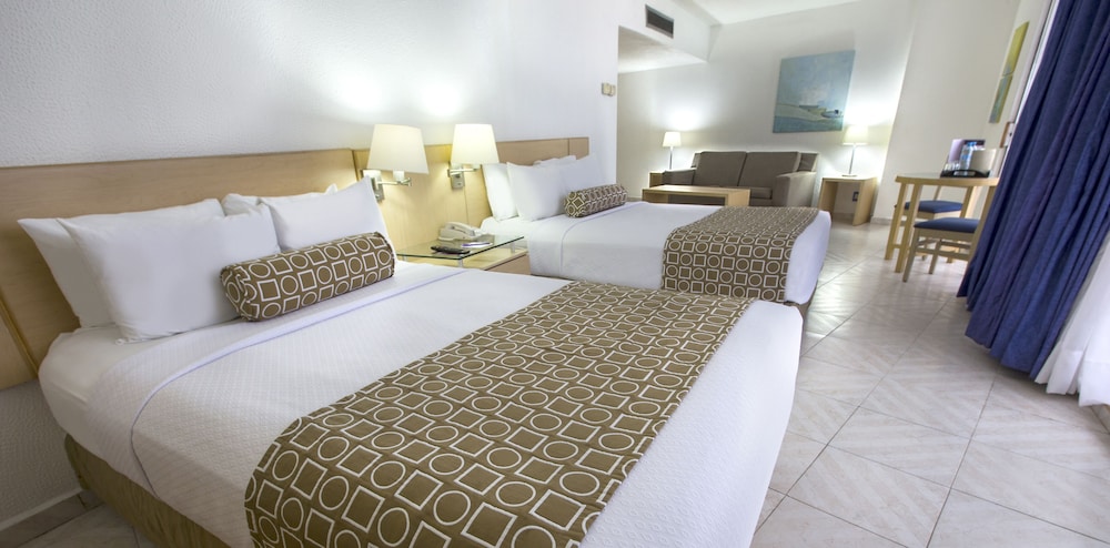 Junior Suite, 2 Double Beds, Balcony, Partial Ocean View - Photo 6