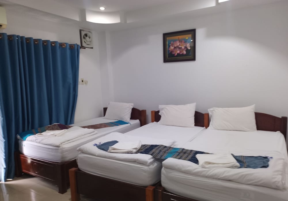 Basic Triple Room, 1 Bedroom, Air conditioning, Mountain View photo 1