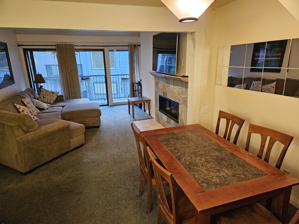 Condo, 2 Bedrooms photo 1