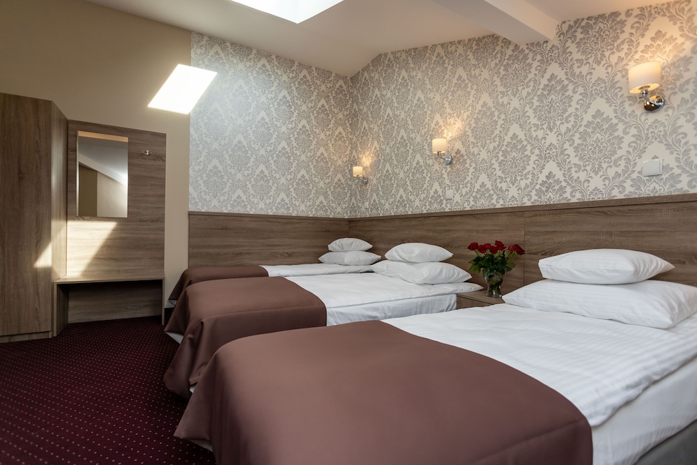 Standard Triple Room - Photo 7