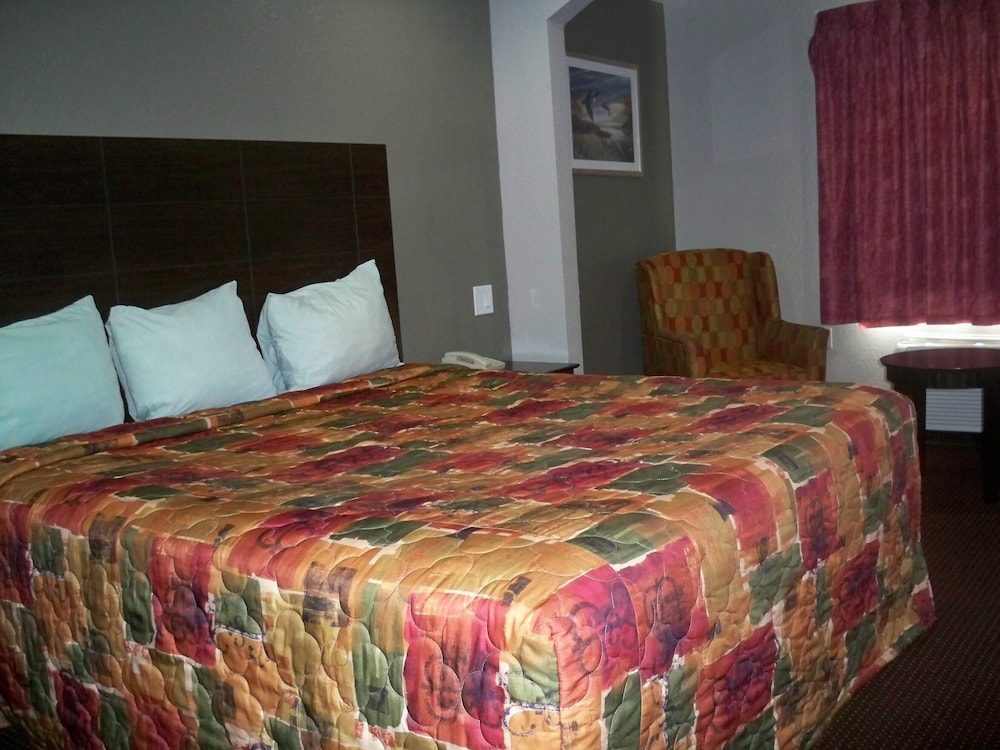 Standard Room, 1 King Bed - Photo 16