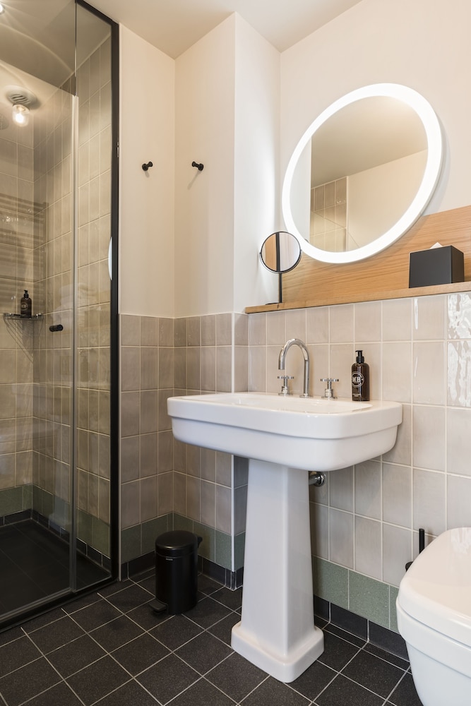 Basic Double Room (Chambre Cosy double King size)