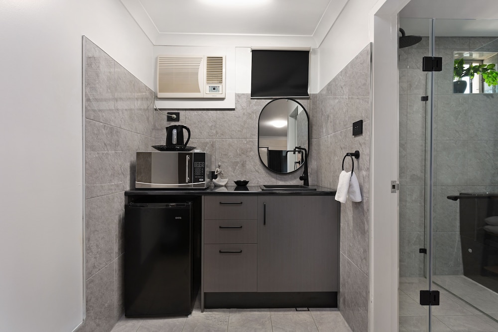Corporate Queen Room - Photo 15
