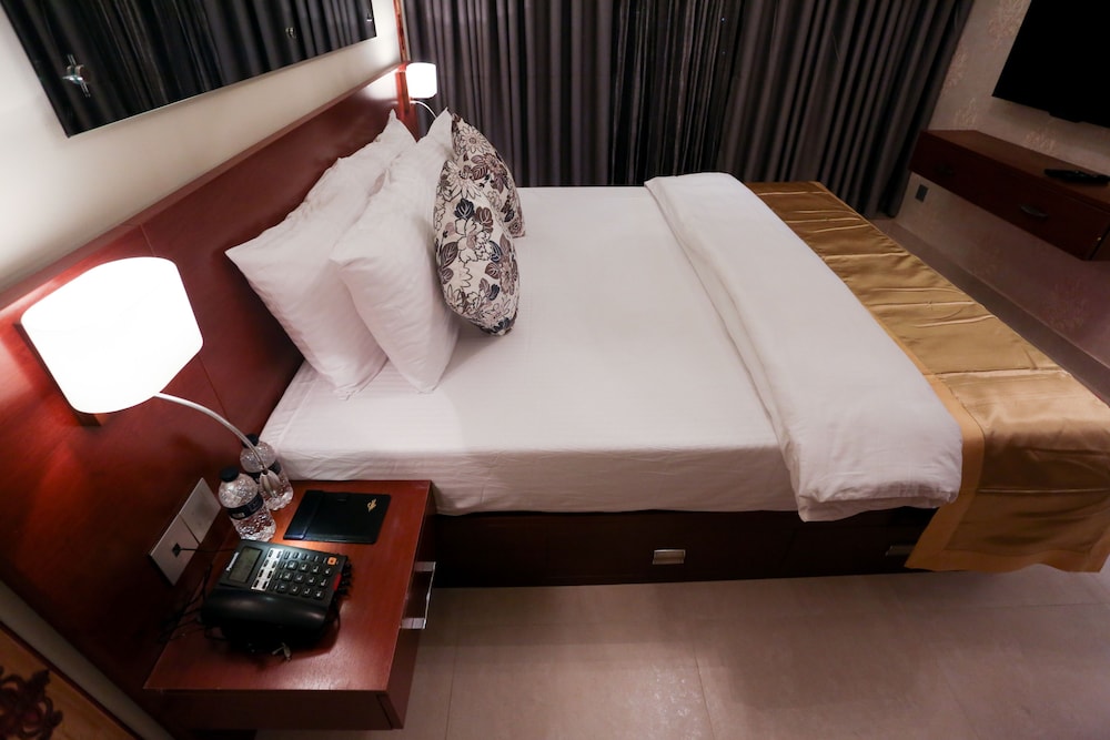 Deluxe Room, Lake View